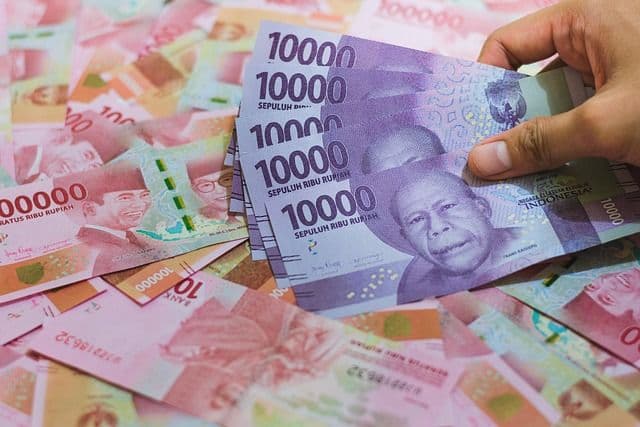 Mengapa Rupiah Terus Melemah dalam Perdagangan Global