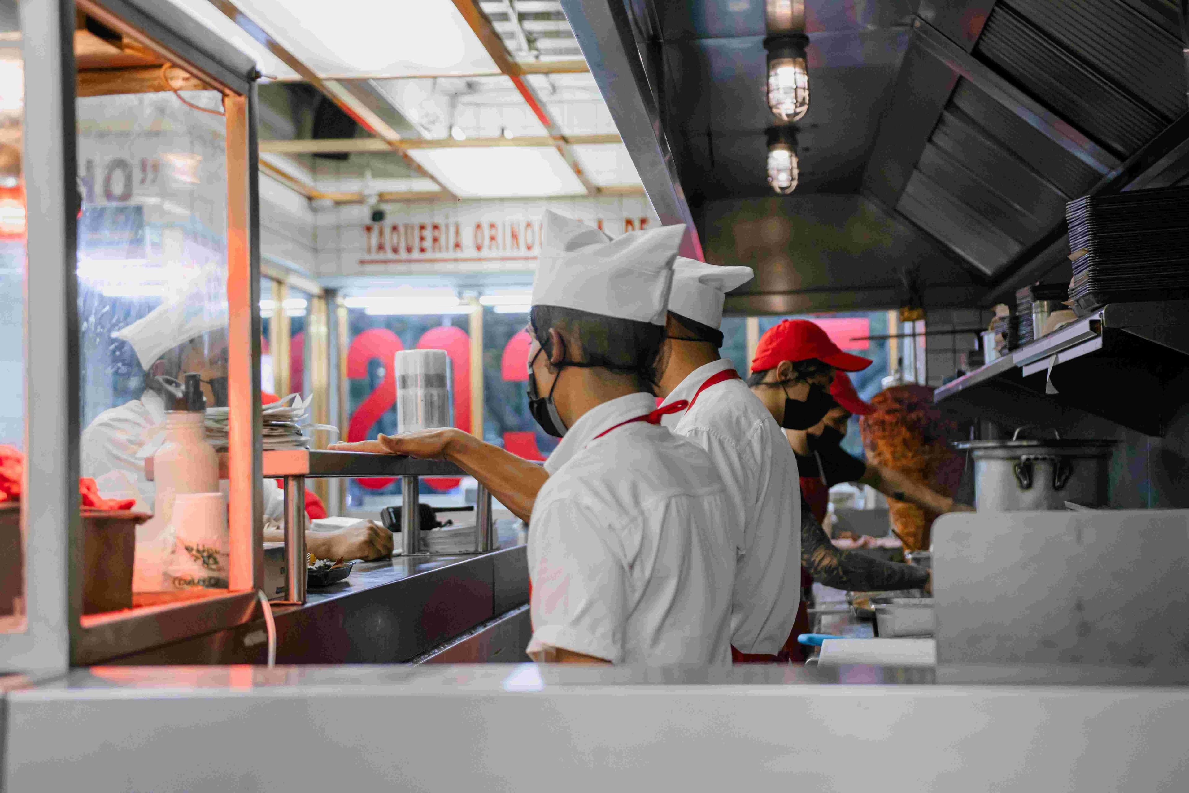 Usaha Kuliner Indonesia dari Warung hingga Digital